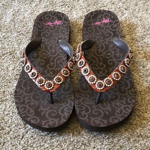 Bling-covered Blazin Roxx brown flip flops